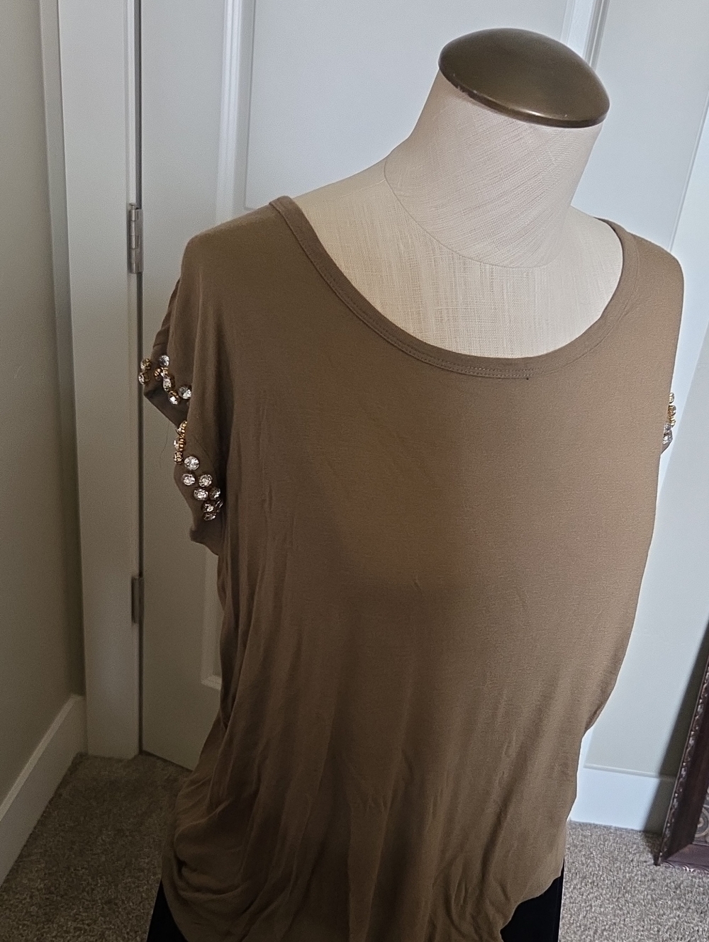 Jennifer Lopez Taupe Short-Sleeve Top with Jeweled Sleeves Medium Vintage EUC - Picture 2 of 5